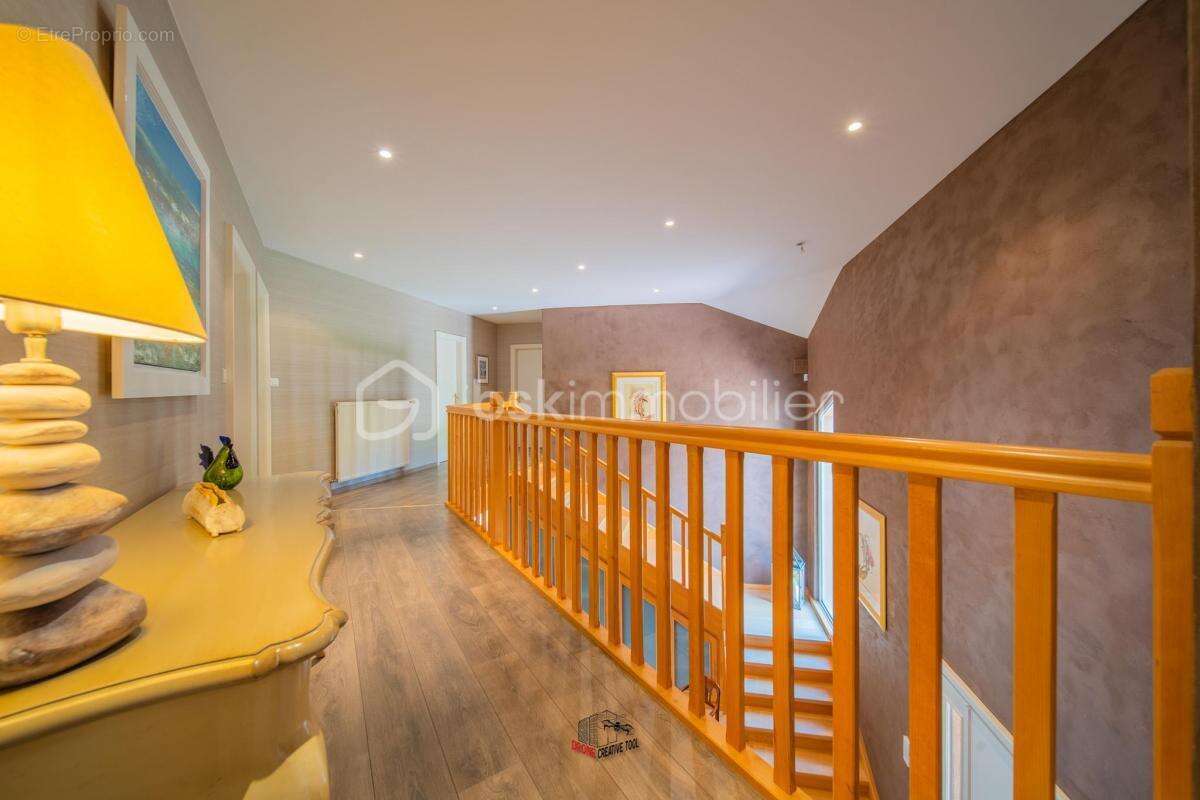 Maison d’architecte 290 m² – Parc paysager 8 000 m² – 5 ch – Entrée cathédrale – Secteur Boulay-Moselle - photo 12