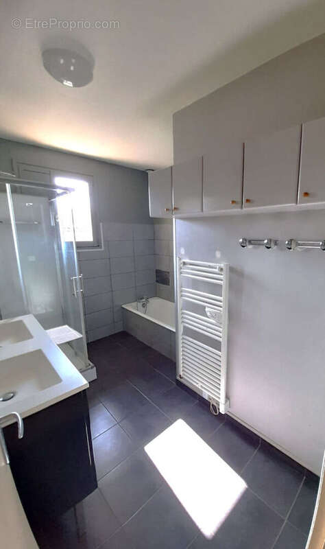 Maison à SAINT-GENIS-LAVAL