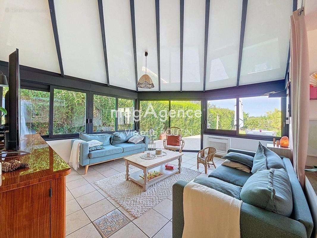 Maison à LE PUISET-DORE