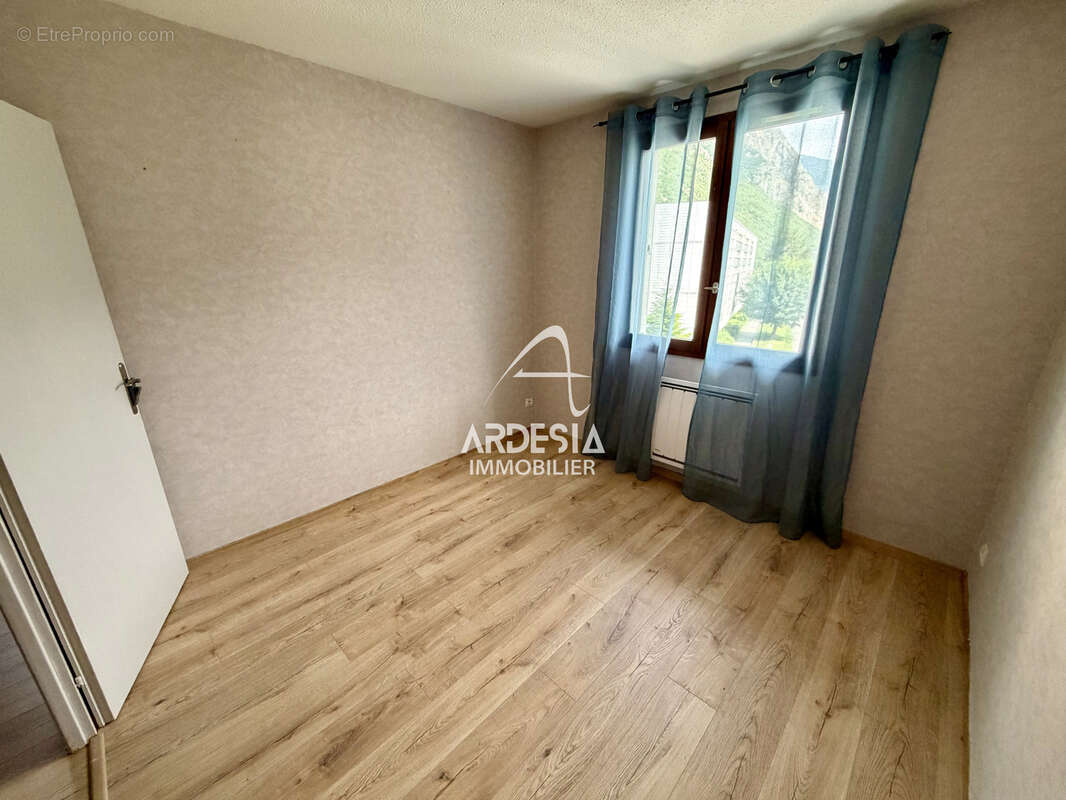 Appartement à SAINT-JEAN-DE-MAURIENNE