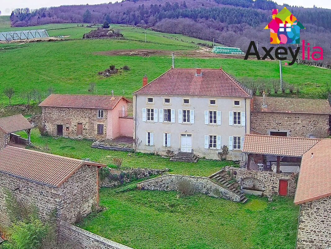 Maison à SAINT-JEAN-SAINT-MAURICE-SUR-LOIRE