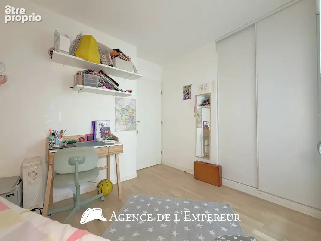 4 pièces, 3 chambres, balcon, au calme, proche place Besche à Rueil. 2 parkings. Résidence récente - photo 22