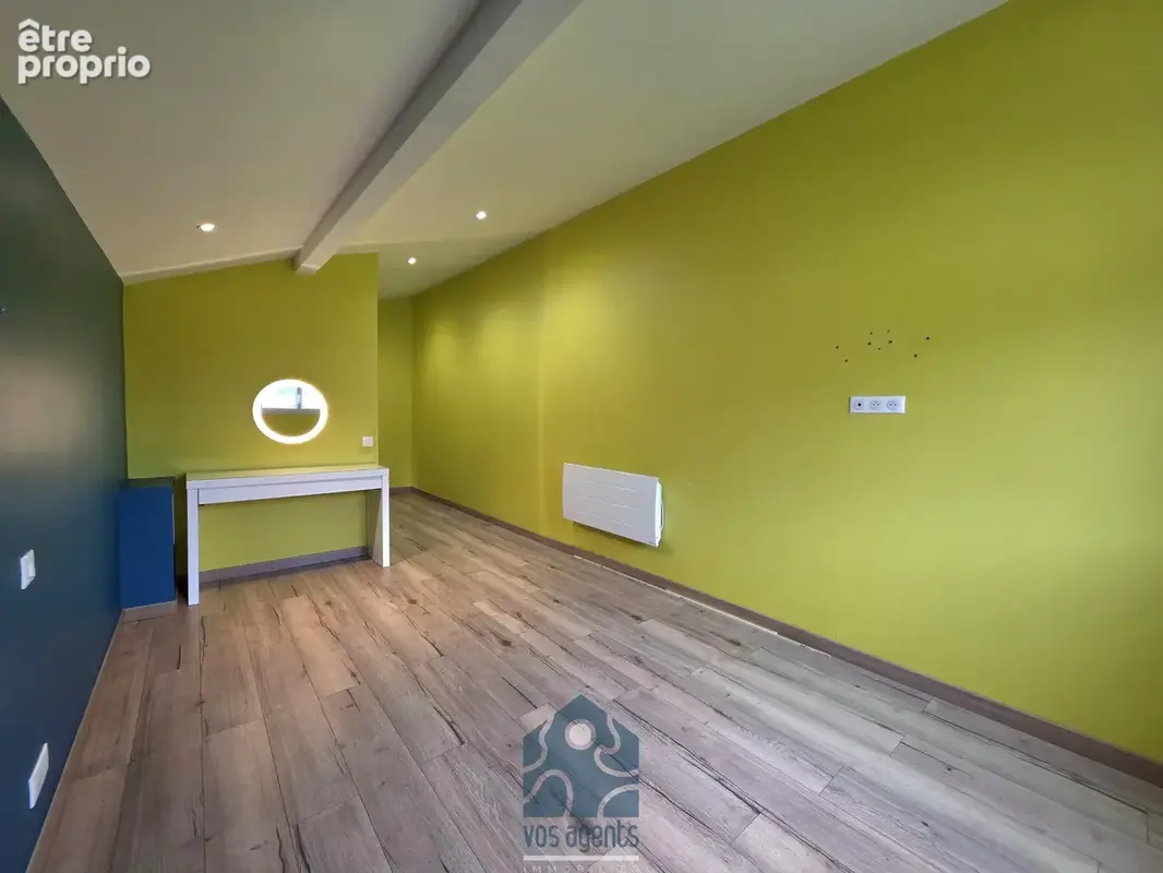 Maison T5 avec piscine, double garage, terrasse couverte, pergola et dépendances - photo 9