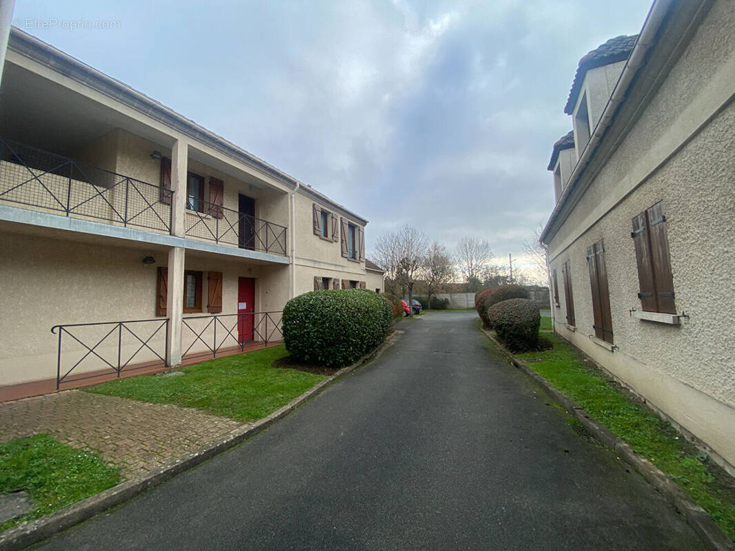 Appartement à LE PERRAY-EN-YVELINES
