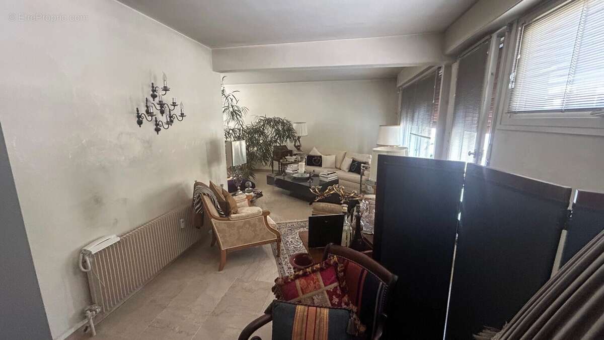 Appartement à vendre Annemasse T4 Attique Salon - Appartement à ANNEMASSE