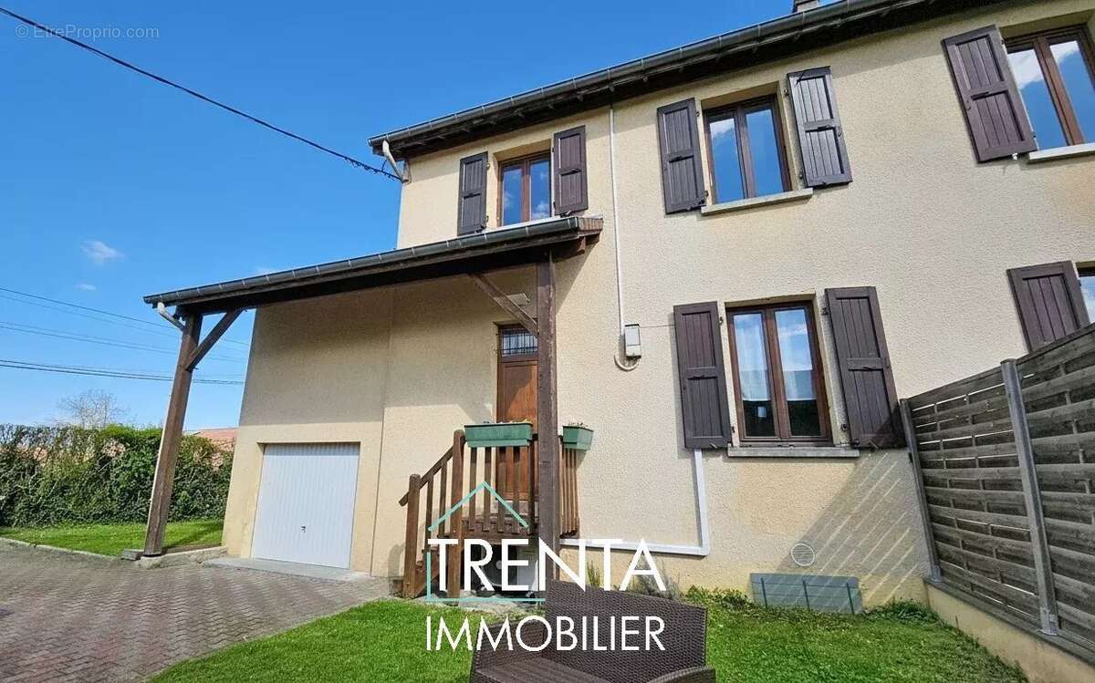 Maison à LES ABRETS