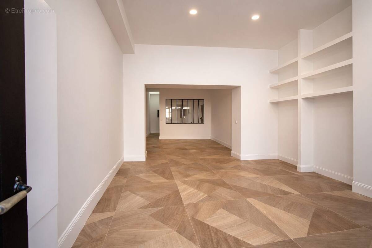 Commerce à LE PORT-MARLY