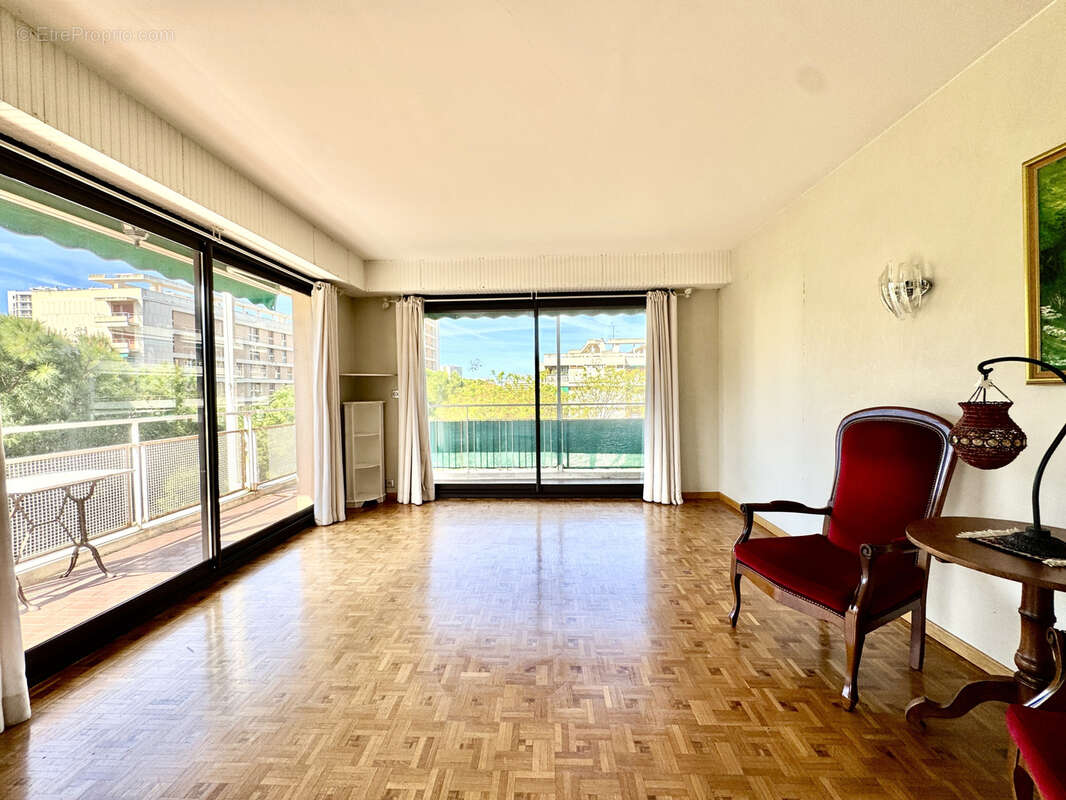 Appartement à MARSEILLE-9E