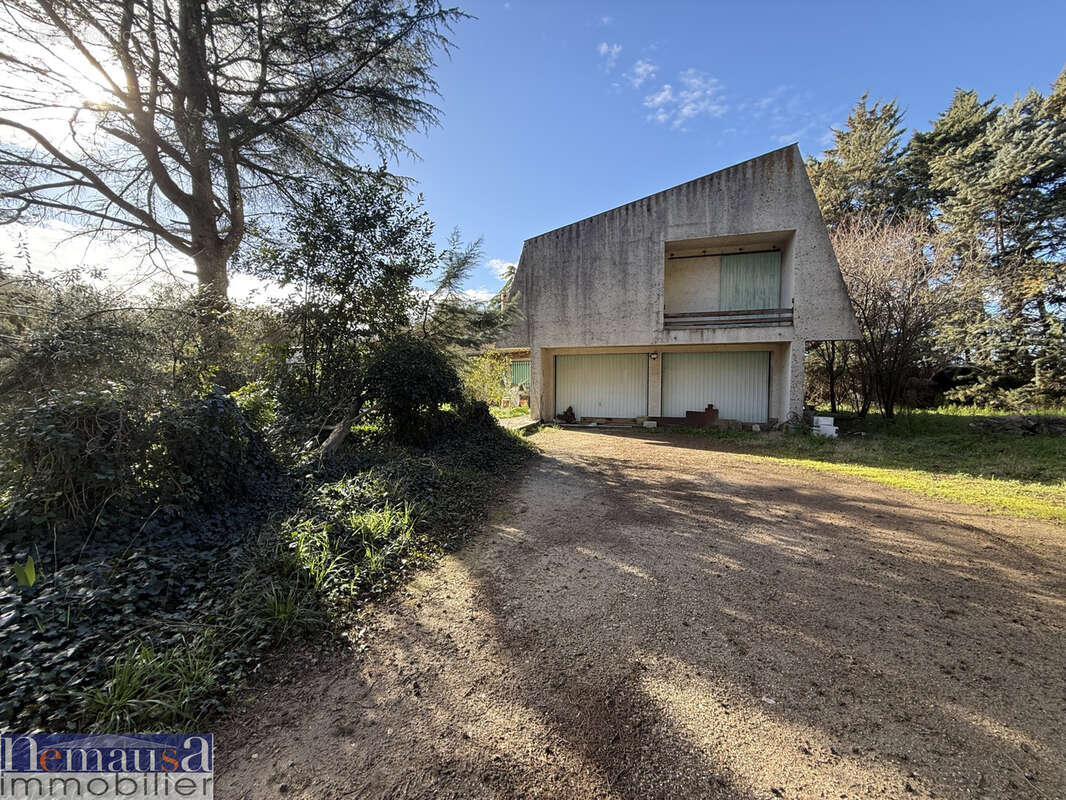 CAISSARGUES - Maison de 220m2 avec grande parcelle - photo 6
