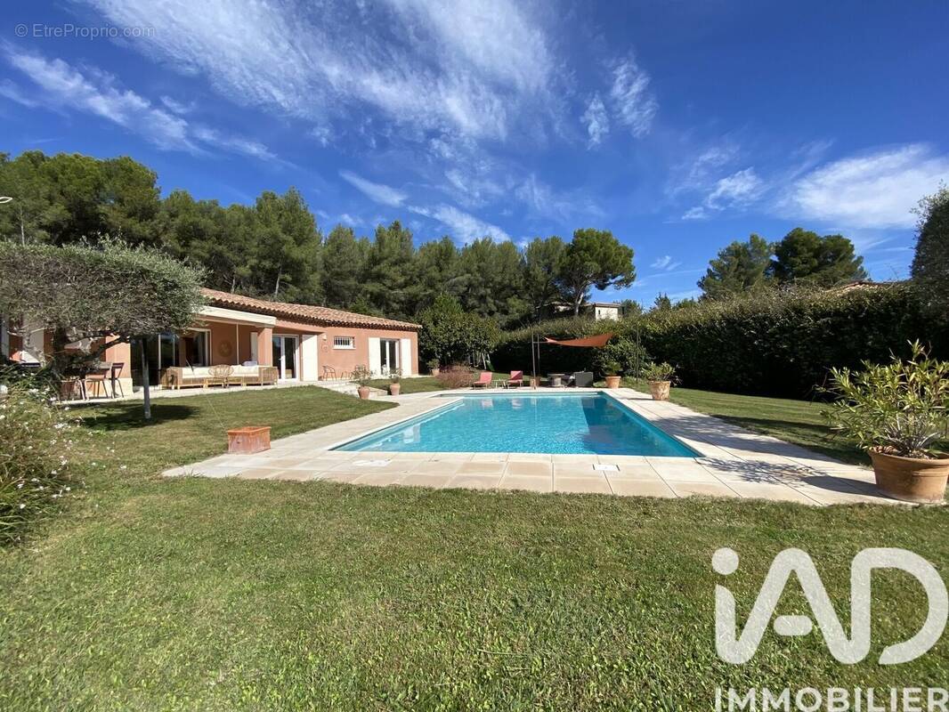 Photo 1 - Maison à EYGUIERES