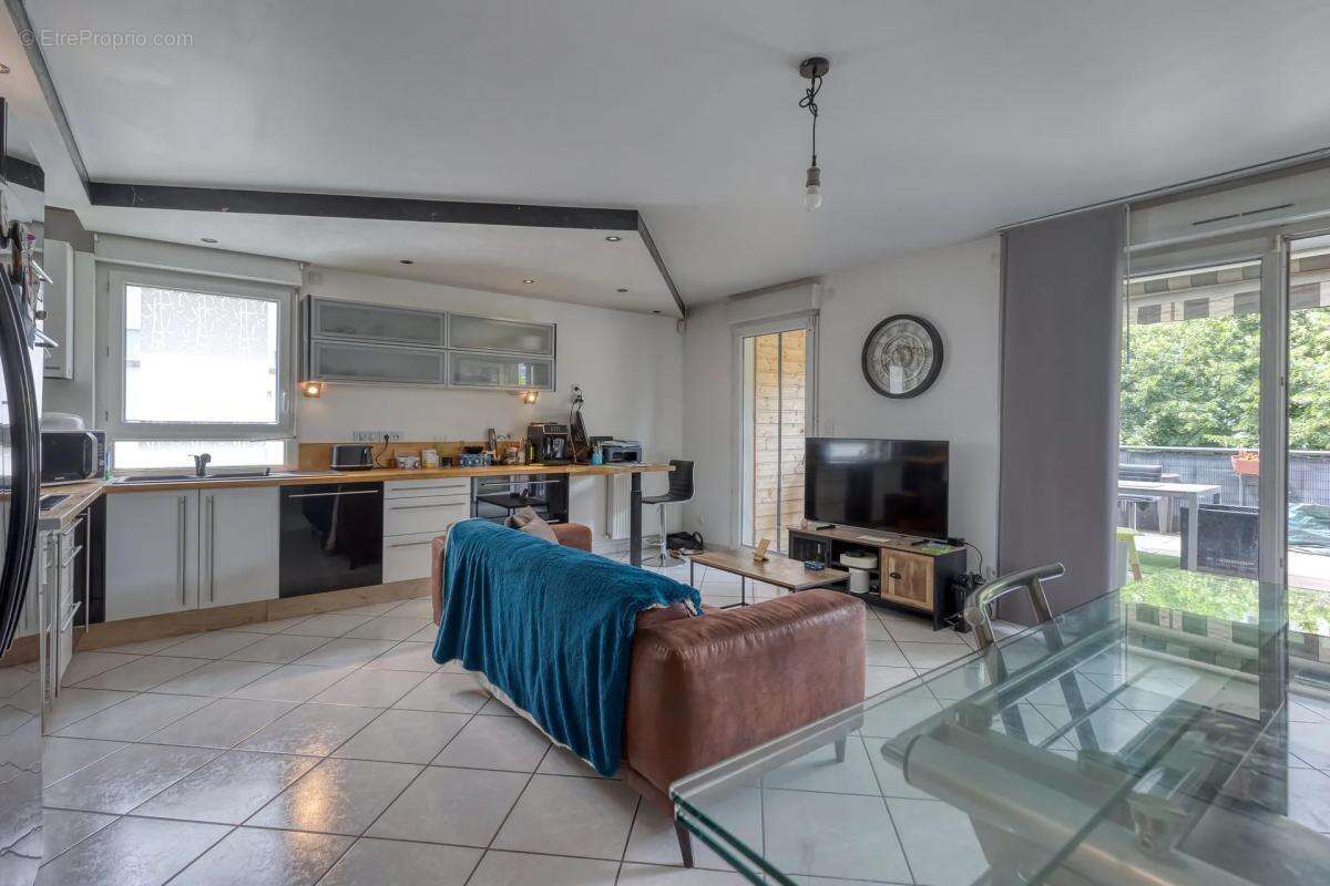 Appartement à SAINT-MARTIN-D'HERES