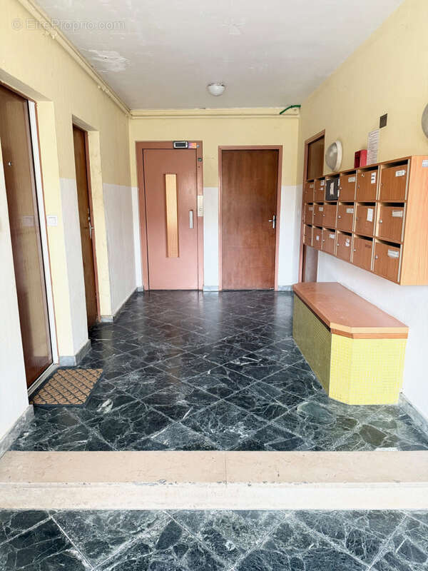 Appartement à MARSEILLE-3E