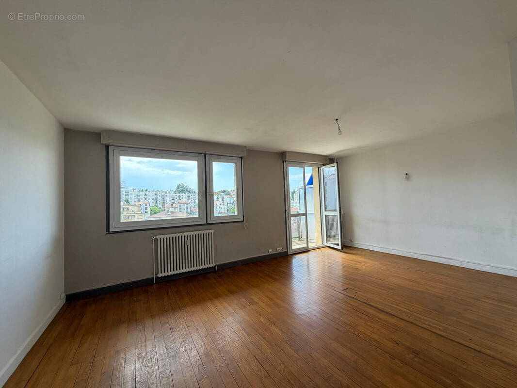 Appartement à SAINT-ETIENNE