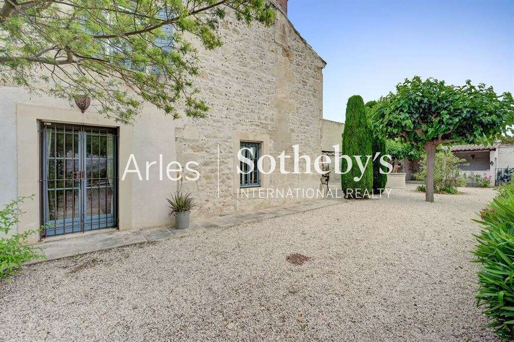 Maison à BELLEGARDE