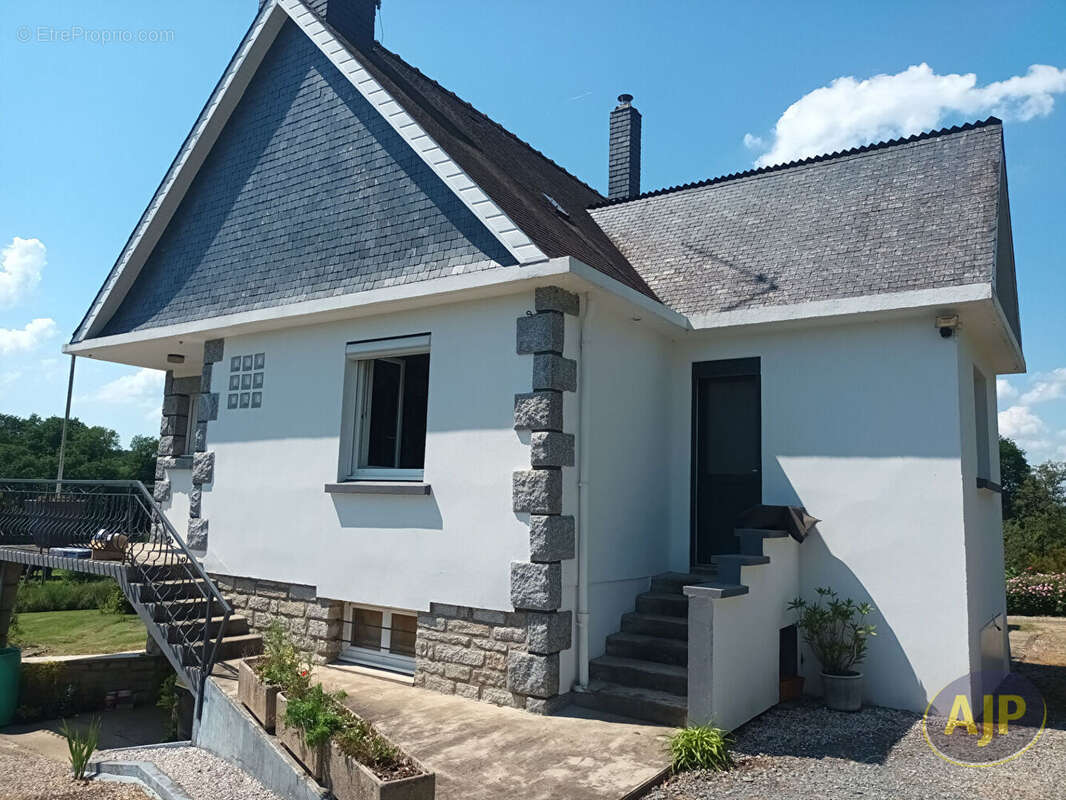 Maison à SAINT-LAURENT-SUR-OUST