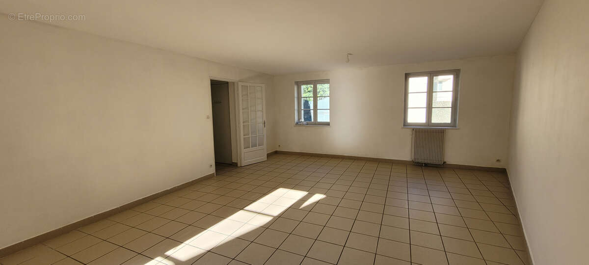 Maison à CHAMPIGNY-SUR-VEUDE