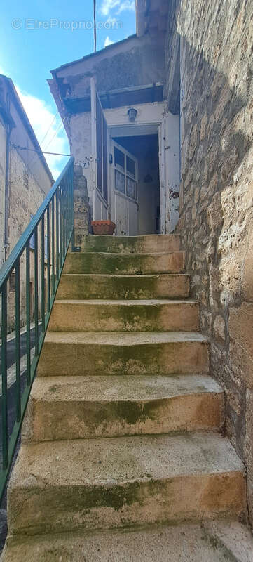 Maison à PEGAIROLLES-DE-L'ESCALETTE