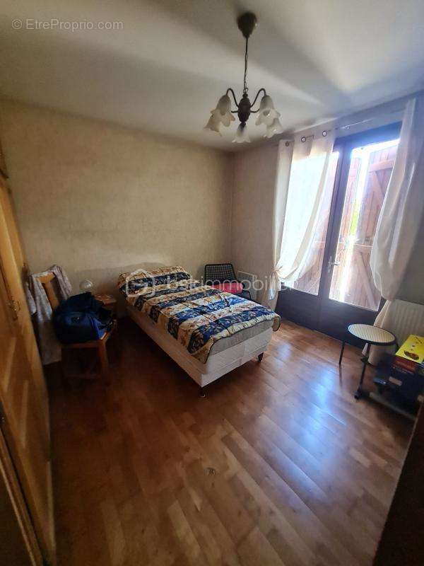 Maison à MONTEREAU-FAULT-YONNE