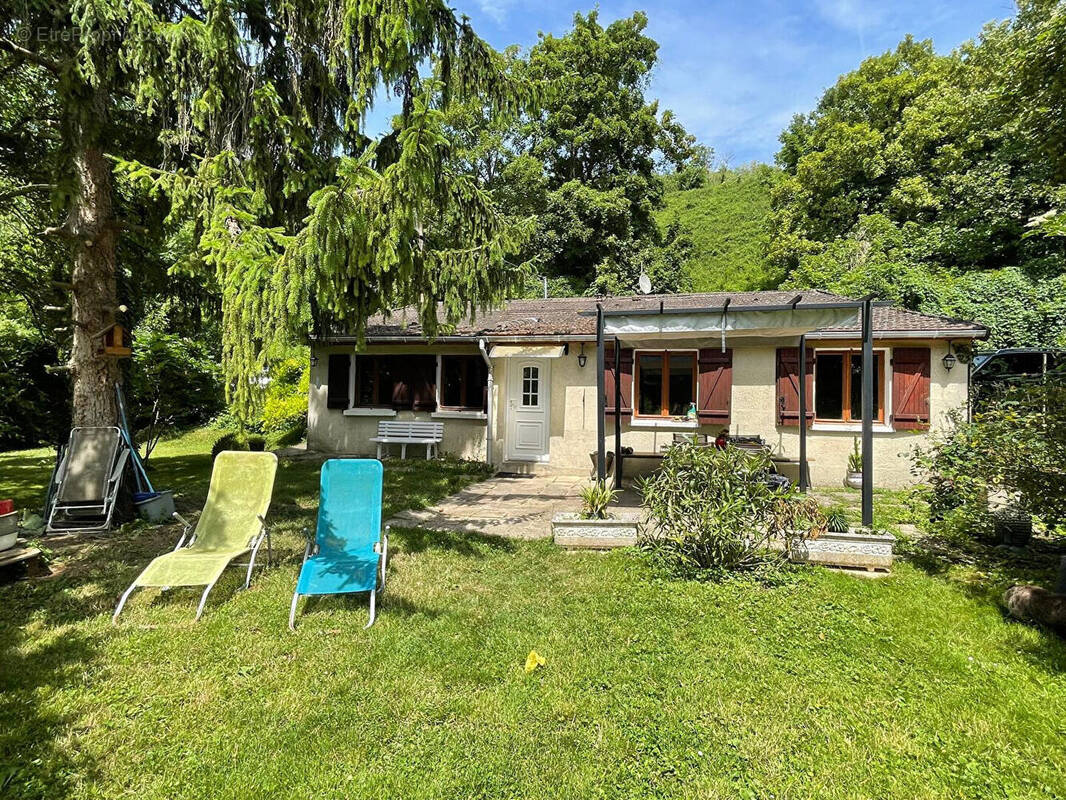Maison à CHARLY