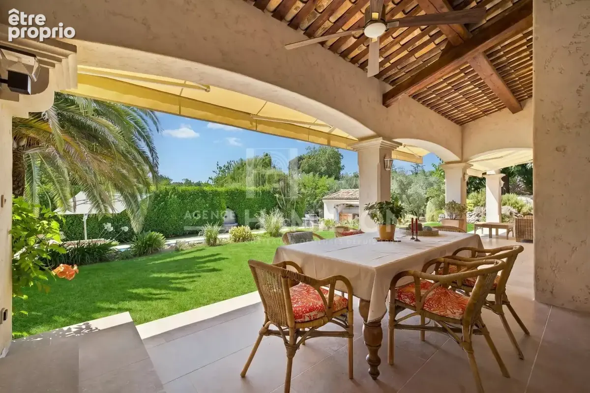 Magnifique villa de plain-pied avec piscine proche de Valbonne - photo 2