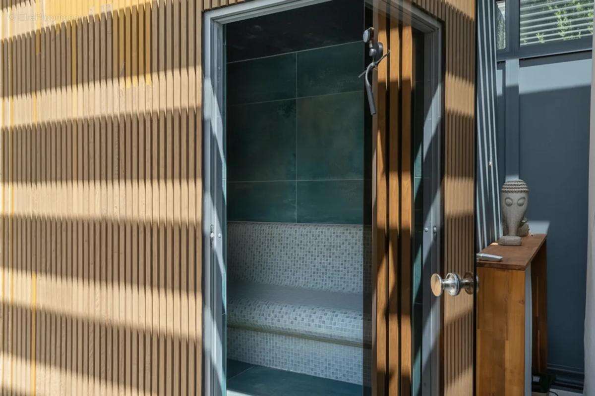 Maison de 8 pièces de 235 m² à Sanary-sur-Mer - photo 15