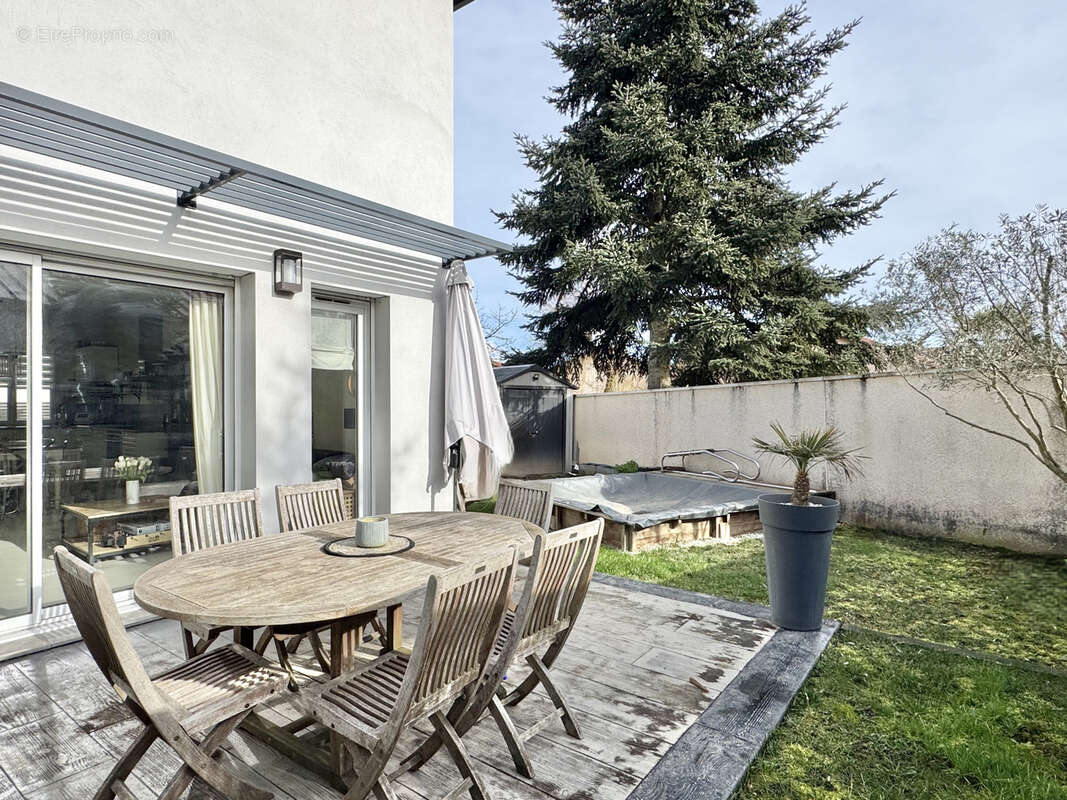 Appartement à CRAPONNE