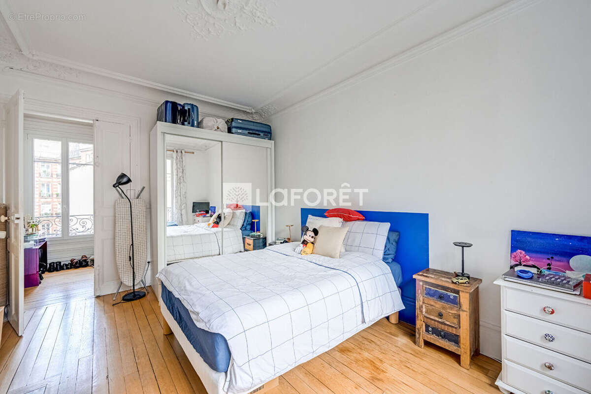 Appartement à PARIS-14E