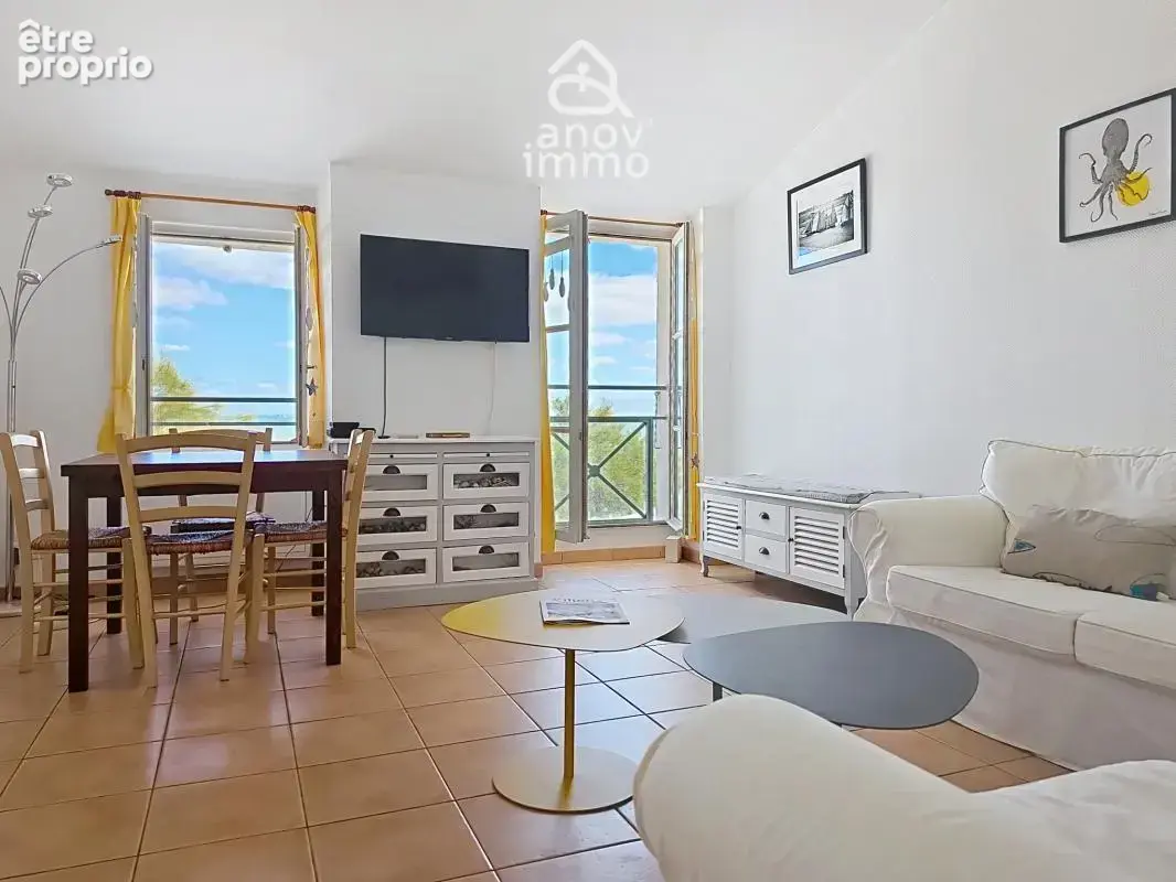 LA FLOTTE centre T2 avec chambre et coin nuit  44m2 vue mer - photo 2