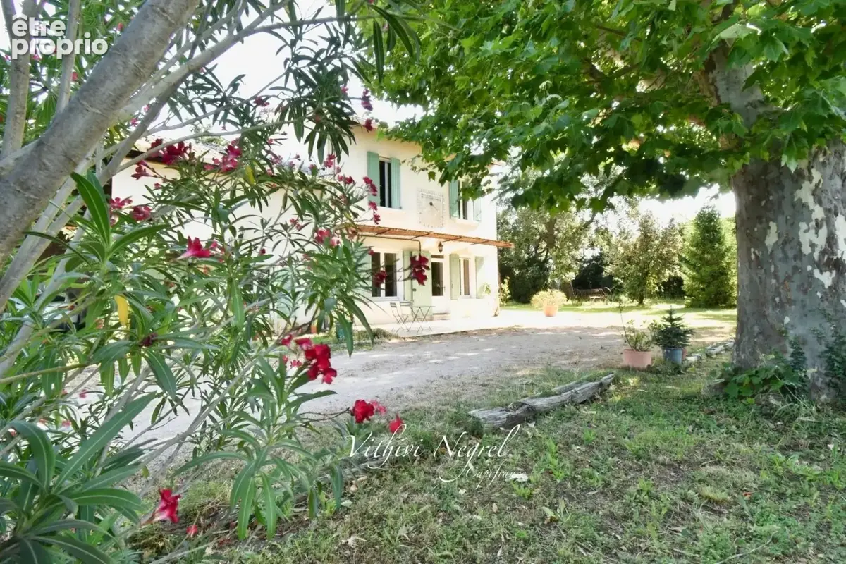 Propriété à vendre 8 pièces et annexe  MOURIES (13) - photo 21