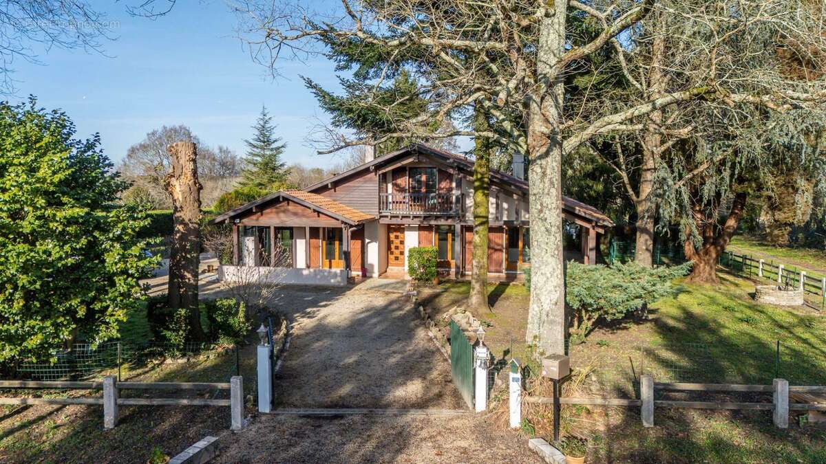 Maison à SAUBRIGUES
