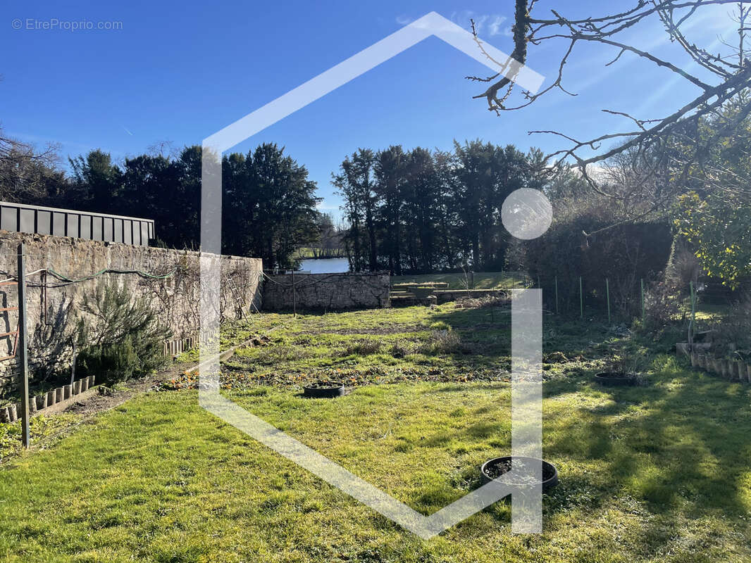 Maison à ENTRAINS-SUR-NOHAIN