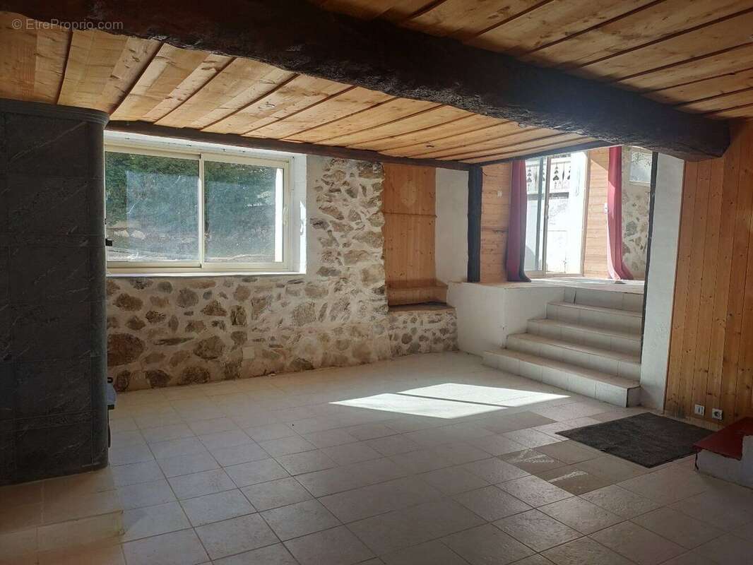 Maison de 200 m² en pierre avec jardin - photo 9