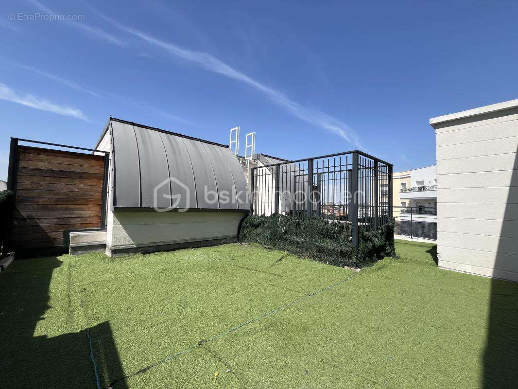 Appartement T4 80m2 avec terrasse 39m2, cave et parking ! - photo 4