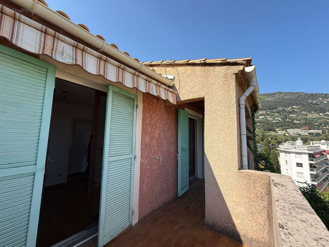RARE sur Menton Garavan-maison mitoyenne-3 chambres-terrasses-jardin-2 parkings-grande cave-vue mer vieille vi - photo 10
