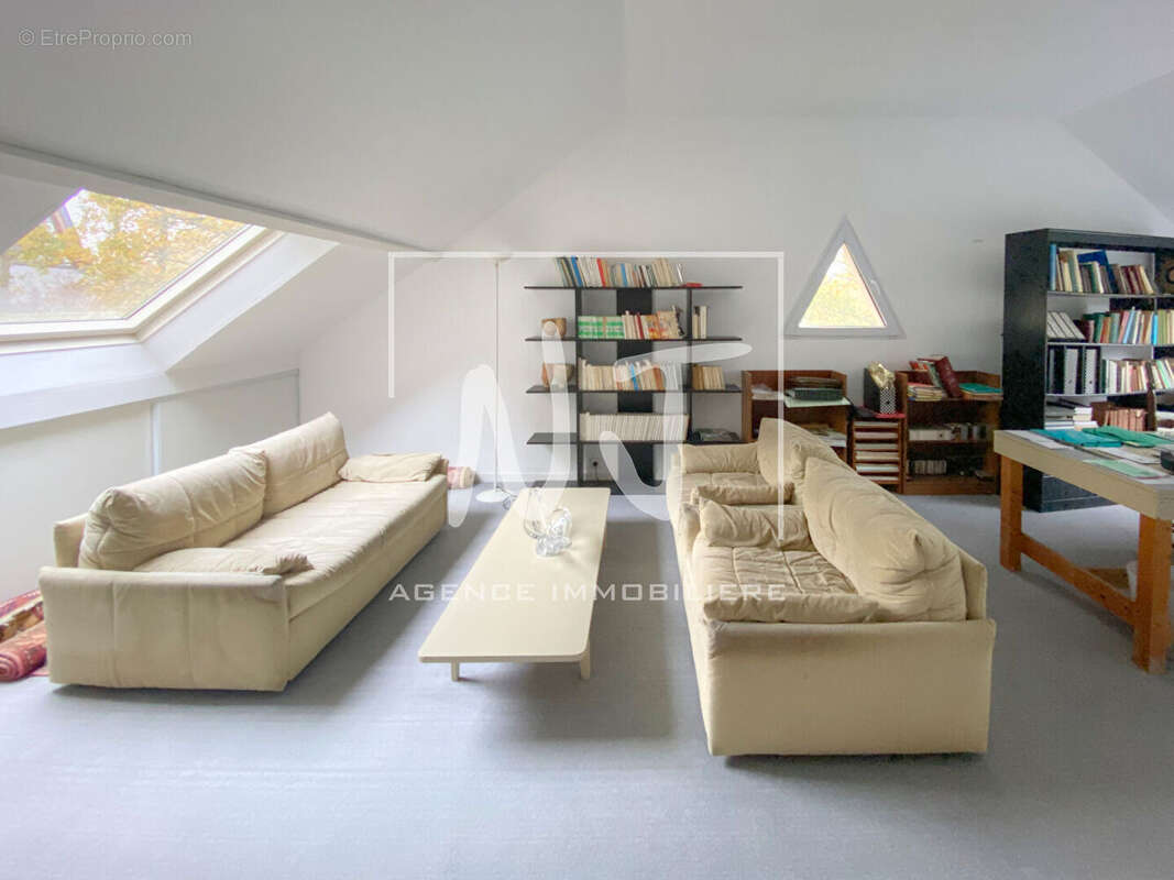 Maison à SAINT-BARTHELEMY-D&#039;ANJOU