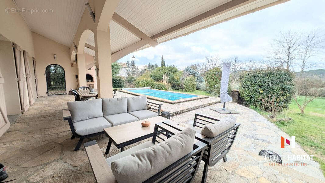 Villa plain pied piscine studio terrain 4000 m2 - photo 4