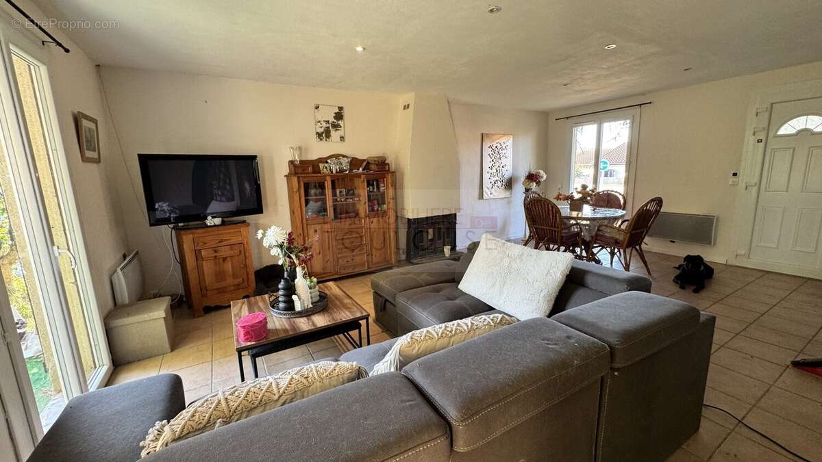 Labastide-saint-sernin  maison t4 de plain-pied avec grand jardin et garage - photo 3