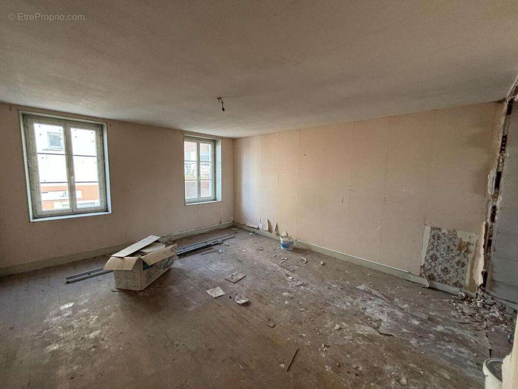 Appartement à COMMENTRY
