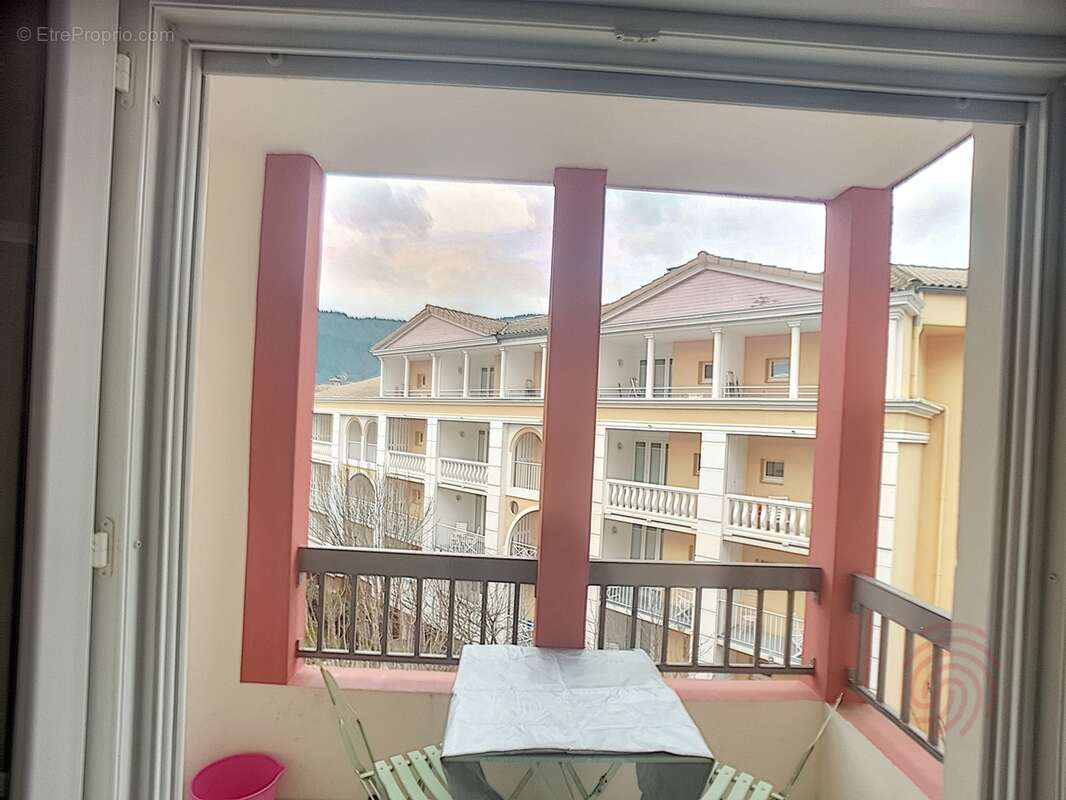 Appartement à LAMALOU-LES-BAINS