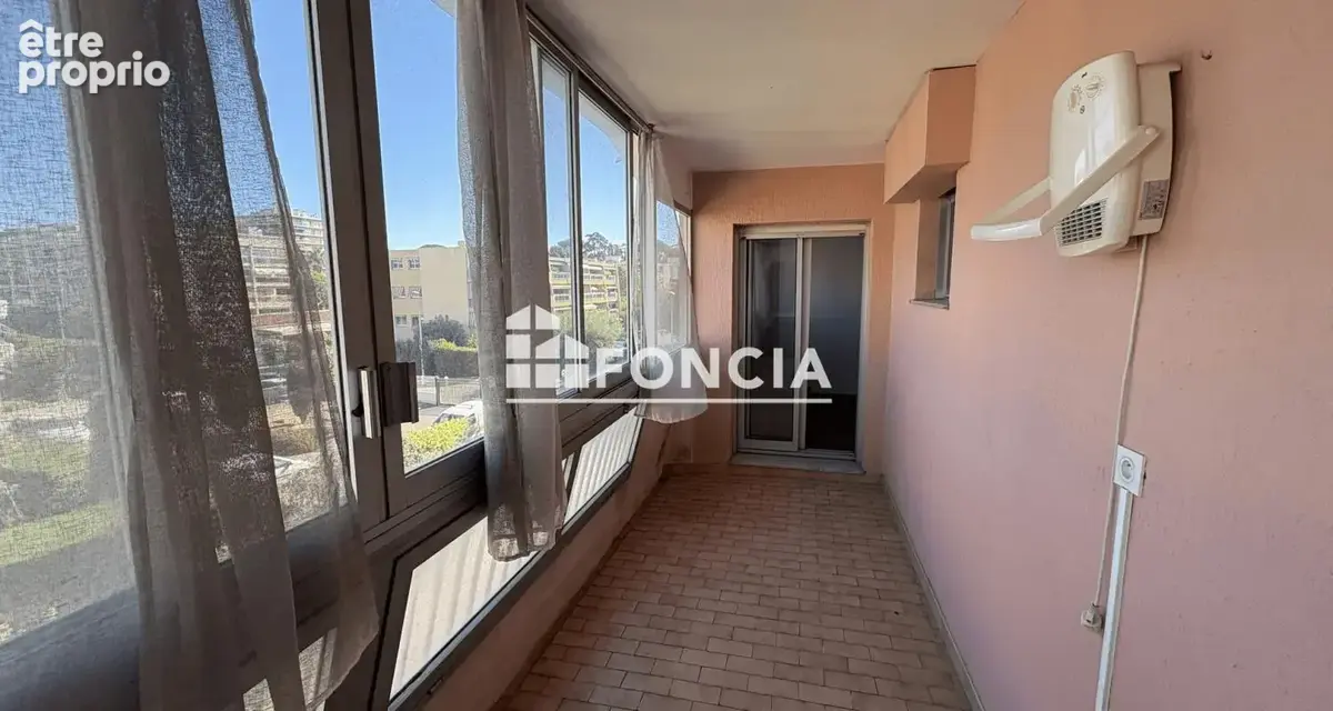 T2 lumineux avec loggia et terrasse à rénover, au cœur de Cagnes-sur-Mer - photo 9