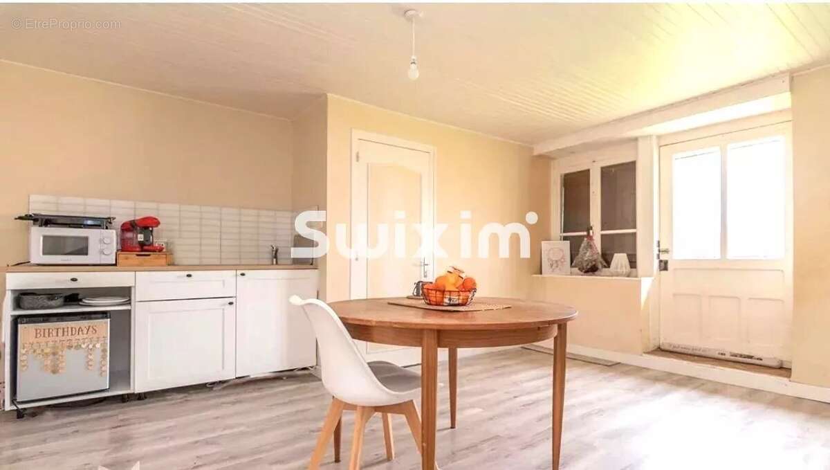 Maison à COMMENAILLES