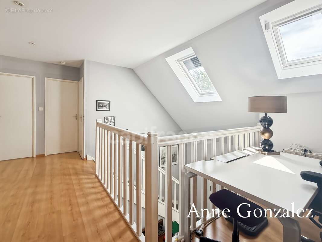 Saint Jean le Blanc, à 5 minutes d'Orleans dans un secteur privilégié etcherché à vendre grande maison familiale de 235 m2, 5 ch - photo 12