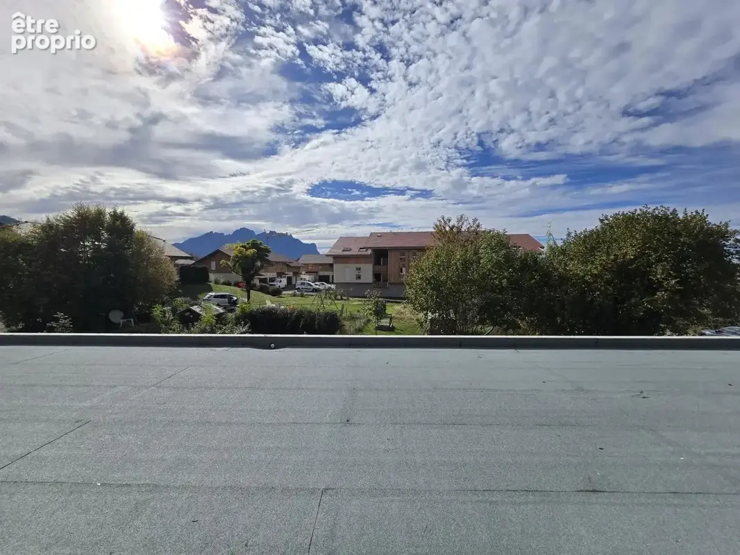 Vinzier centre – t3 duplex à aménager avec terrasse de 27 m² - photo 1