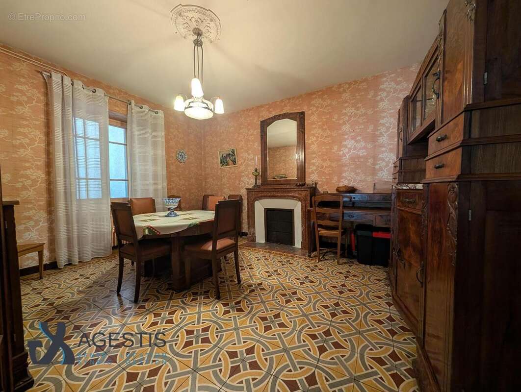   - Maison à SAIX
