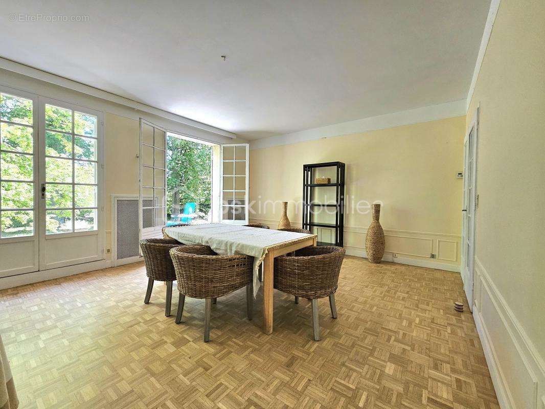 Maison à SAINT-PIERRE-LES-NEMOURS