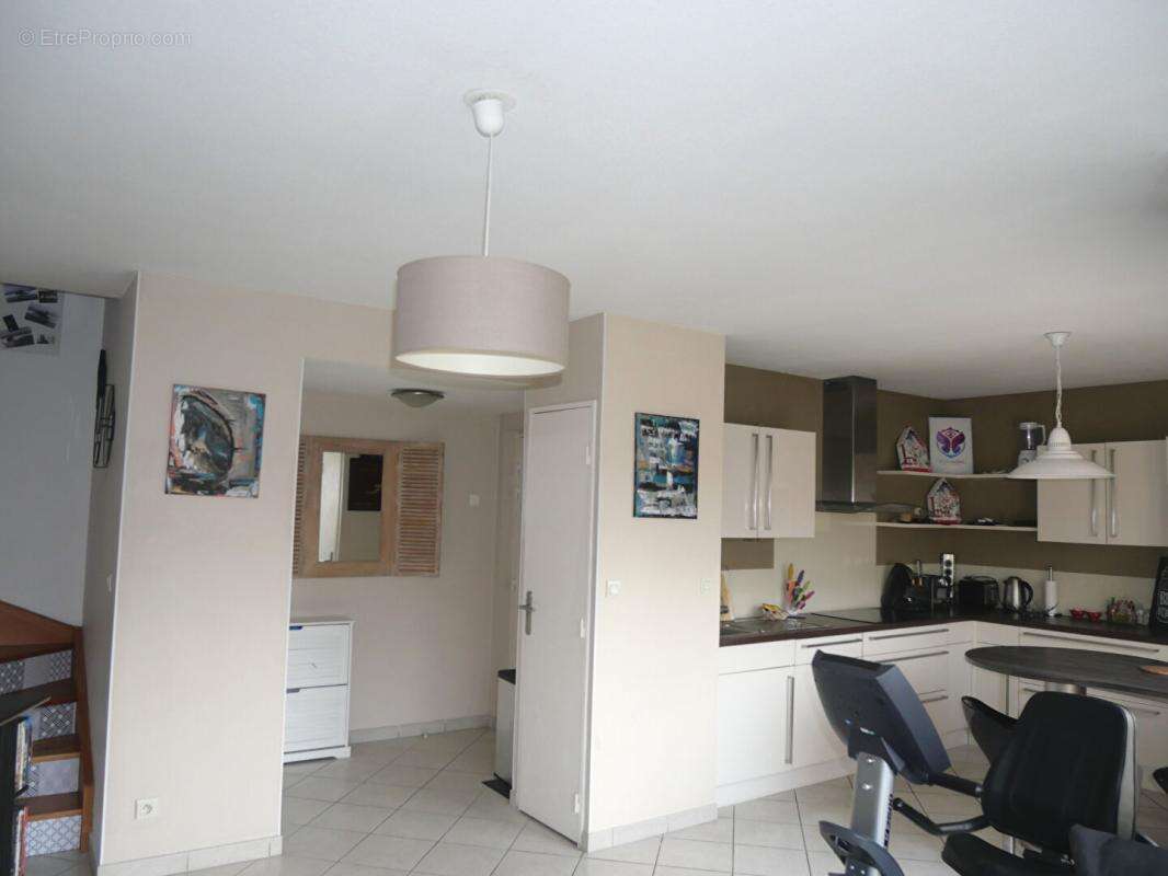 Appartement à MEYZIEU