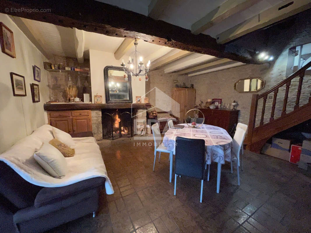 Maison à BAZOCHES-LES-GALLERANDES