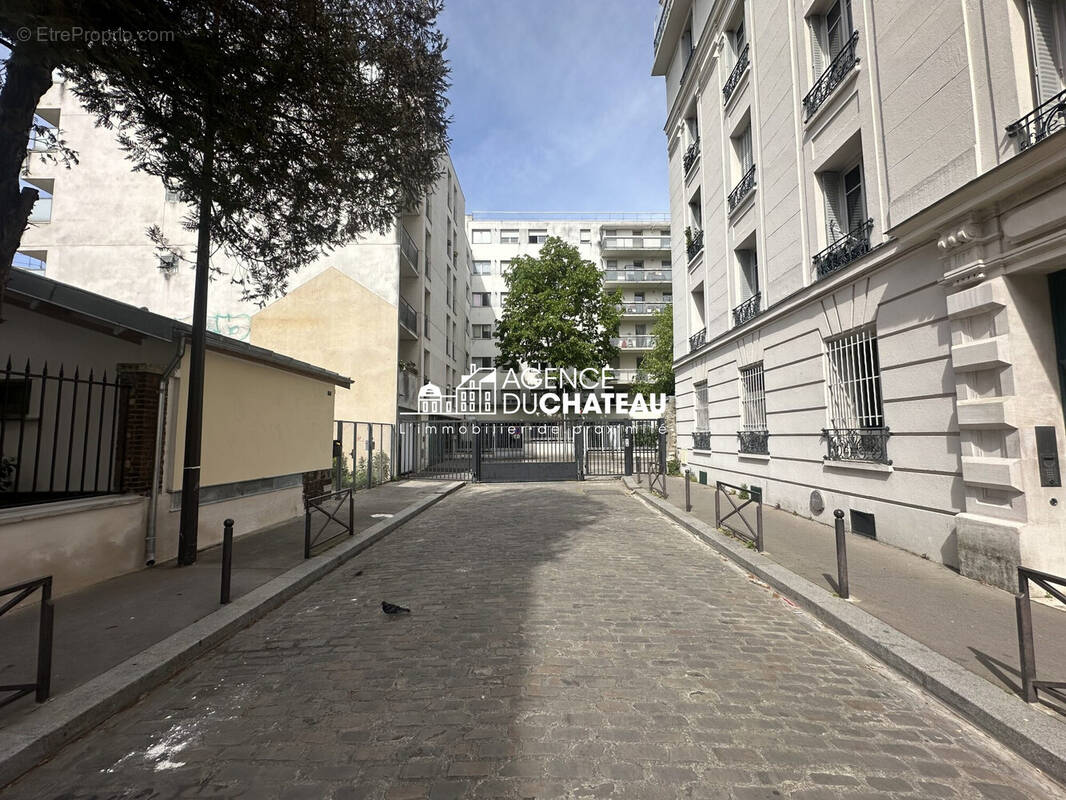 Appartement à PARIS-14E