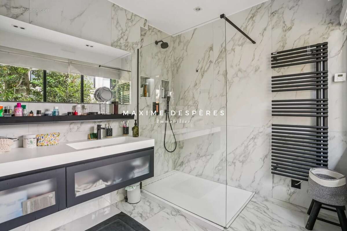 Appartement à NEUILLY-SUR-SEINE