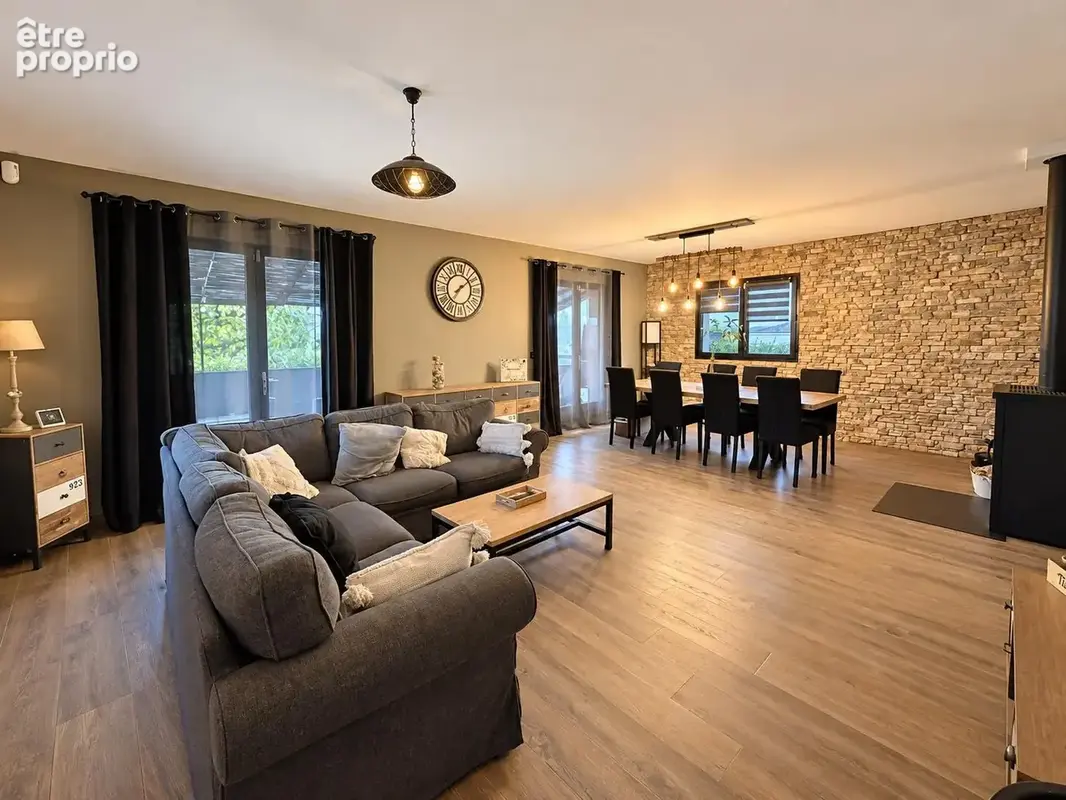 POULX Magnifique maison 5 pièces de 150 m2 avec piscine chauffée et mazet rénové - photo 4